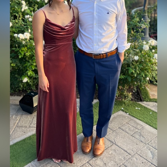 REVELRY SKYE VELVET DRESS - Picture 2 of 7